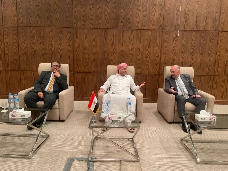 الشريف يشارك في اجتماع موسّع برئاسة وزير التموين  لضبط الأسواق وتخفيض الأسعار