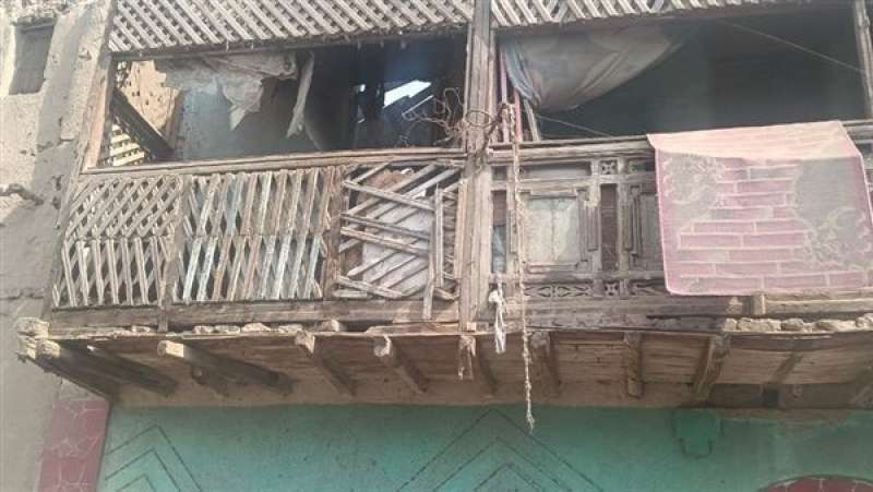 مأساة البراجيل: انهيار عقار يودي بحياة طفل ووالدته وإصابة شخصين