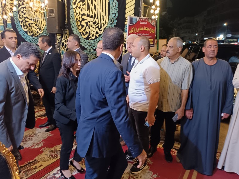 الدكتور جاكلين عازر واللواء علاء عبدالمعطي في عزاء والدة حرم مدير أمن البحيرة