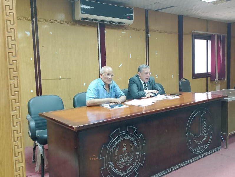 وكيل وزارة التربية والتعليم بالبحيرة يعقد اجتماعا مع مديرى التعليم الثانوى بالادارات التعليمية