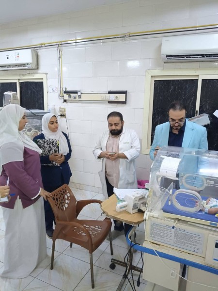 وكيل مديرية الصحة بالقليوبية يجري مرورًا مسائيًا على مستشفى شبين القناطر المركزي