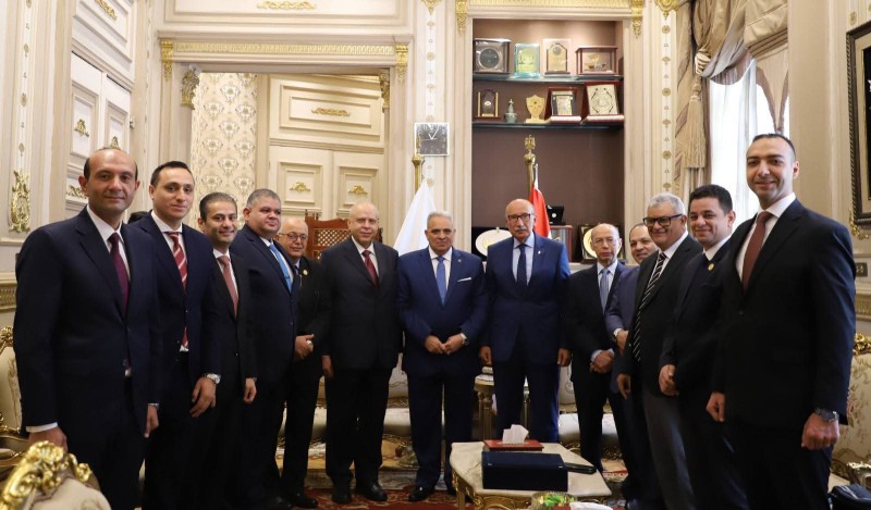 القاضى عاصم الغايش رئيس محكمة النقض يستقبل القاضى ابو الحسين قايد نائب رئيس محكمة رئيس نادي قضاة مصر