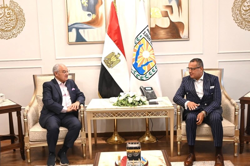 محافظ جنوب سيناء يستقبل وزير السياحة الاسبق