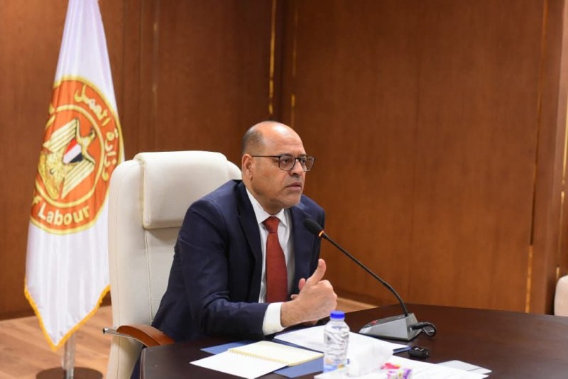 بتوجيهات ”جبران” .. مفاوضة جماعية ناجحة تتسبب في عودة عجلات الإنتاج داخل ”العامرية للغزل والنسيج”