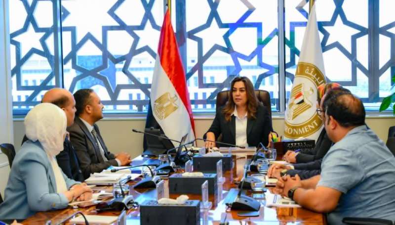 د. منال عوض تستعرض جهود وزارة البيئة في التفتيش و الإلتزام البيئي