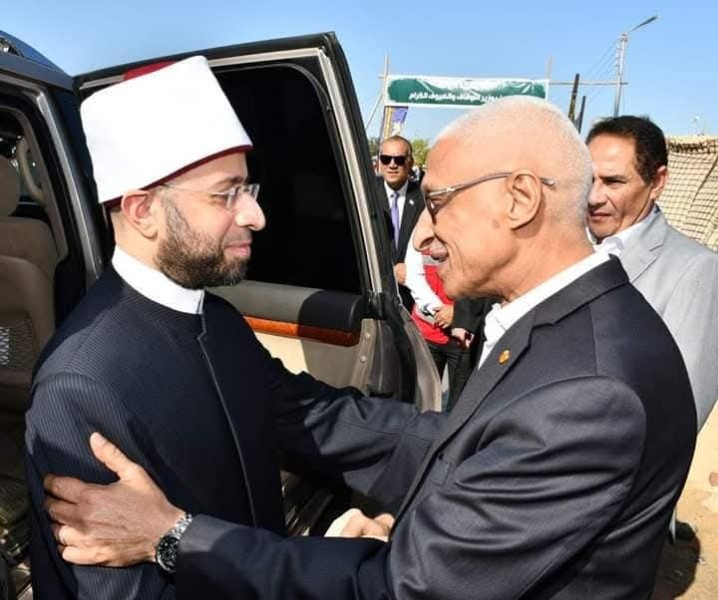 وزير الأوقاف ومحافظ شمال سيناء يؤدون صلاة الجمعة من مسجد التعمير بقرية الخربة ببئر العبد