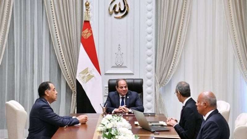 تعزيز قدرات شبكات الاتصالات في مصر: الرئيس السيسي يعقد اجتماعًا موسعًا