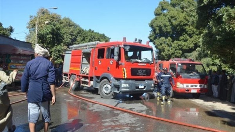 اندلاع حريق في حديقة منزل عادل إمام بالإسكندرية