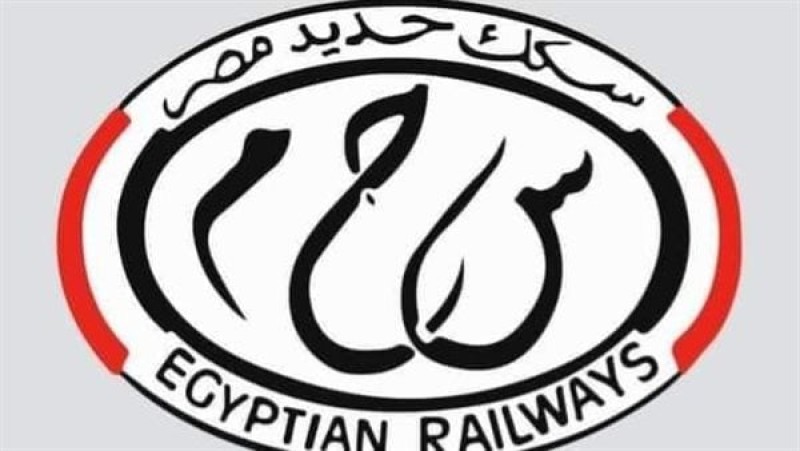 عقب خروج جرار قطار عن مساره.. السكة الحديد تنقل مسؤولين