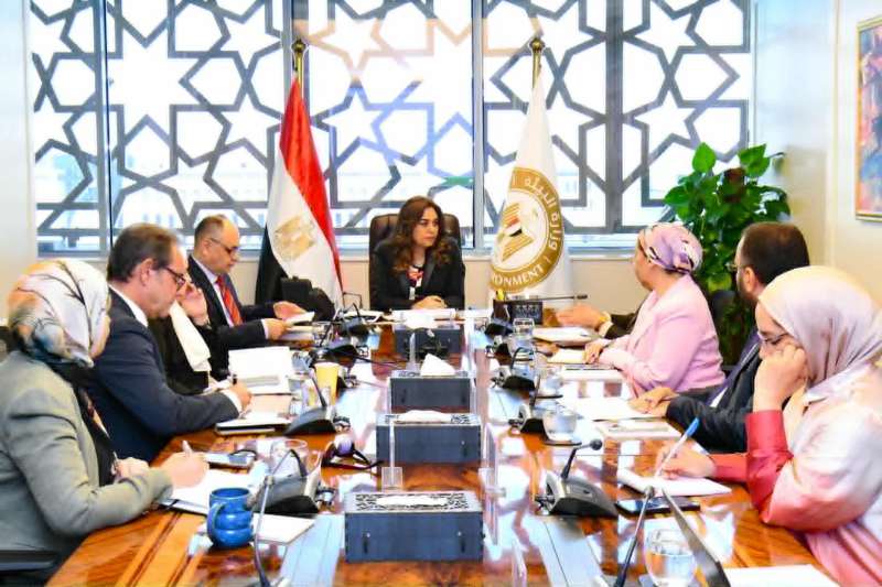 وزيرة التنمية المحلية تعقد إجتماعًا تنسيقيًا لبحث بلورة موقف وطني مُوحد قبل إنعقاد قمة المناخ COP30 بالبرازيل