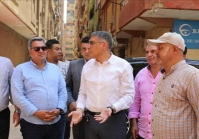 محافظ الجيزة يحيل 4 مسؤولين بحي الهرم للتحقيق في قضية ”الأبراج الستة” .. ”ضربة قوية للفساد”