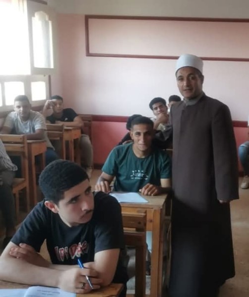 انتظام امتحانات الدور الثاني بالغربية الأزهرية ورئيس المنطقة يطمئن على لجان السنطة