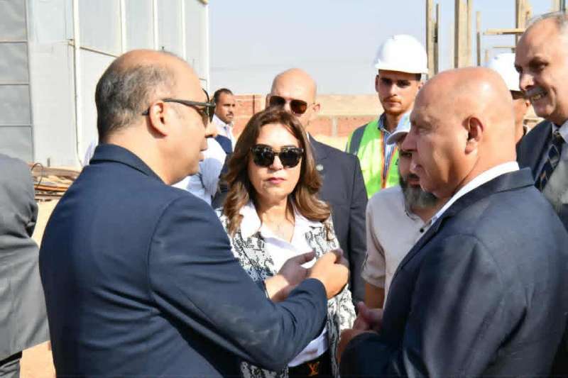 الوزيران كامل الوزير ومنال عوض يتفقدان مجمع المُخلفات بالعاشر من رمضان لتعزيز الإقتصاد الأخضر