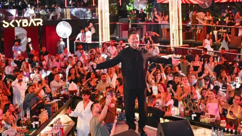 زياد برجي يتألق بسهرة طربية في العلمين الجديدة بحضور بشرى ورنا سماحة