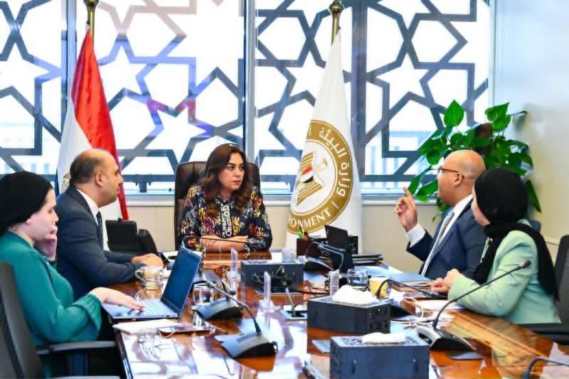 وزيرة البيئة تبحث جهود البرنامج الوطني لإدارة المُخلفات في 4 محافظات