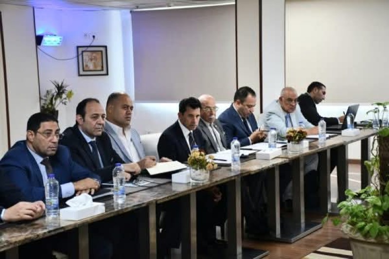 وزير الشباب والرياضة يجتمع بمسئولي الشؤون القانونية بالأندية الرياضية