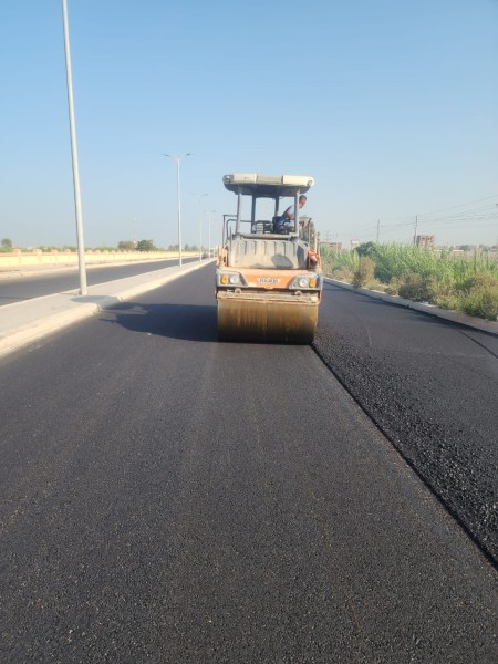 استكمال أعمال رصف وتطوير طريق الكورنيش بدمنهور بتكلفة 10 مليون جنيه ضمن الخطة الاستثمارية