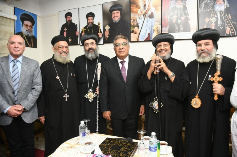 محافظ الدقهلية ونائبه ونائب مدير الأمن يشاركون الأخوة الأقباط الاحتفال بعيد تدشين دير مارجرجس الروماني بميت دمسيس