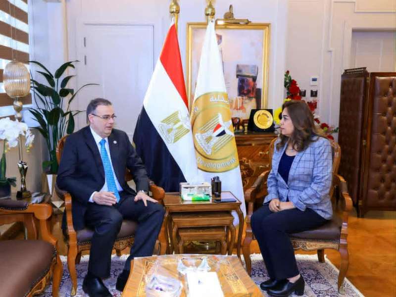 منال عوض تبحث مع رئيس المركزي للتنظيم والإدارة مجالات التعاون المشتركة
