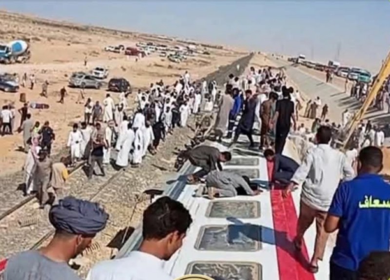التفاصيل الكاملة في كارثة قطار مطروح القاهرة: 3 قتلى و53 مصاباً في انقلاب عربات بمنطقة الضبعة