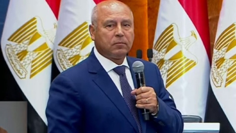 وزير النقل يصل موقع حادث قطار مطروح للوقوف على أسبابه