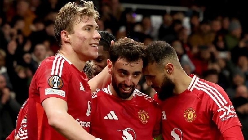 مانشستر يونايتد يفوز 3-2 على بيرنلي في الدوري الإنجليزي