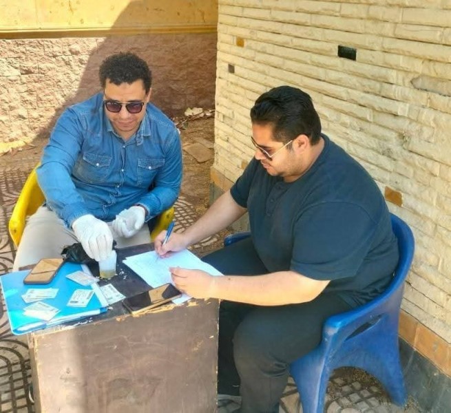 حملة مشتركة للكشف عن تعاطي المواد المخدرة والمخالفات المرورية بشارع المشاية بالمنصورة
