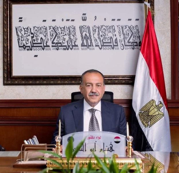 محافظ أسيوط يعلن فتح باب التقديم لترخيص 55 سيارة ميكروباص لخدمة خطوط ”عرب الكلابات – الأزهر” و”أسيوط الجديدة”