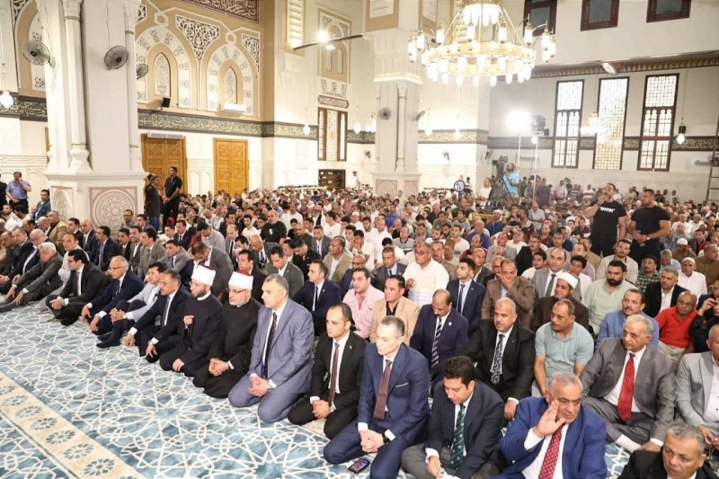 وزراء الأوقاف والشباب والرياضة والري والمفتي يشاركون أبناء الشرقية احتفالهم بالعيد القومي للمحافظة ويؤدون صلاة الجمعة بمسجد الفتح بالزقازيق