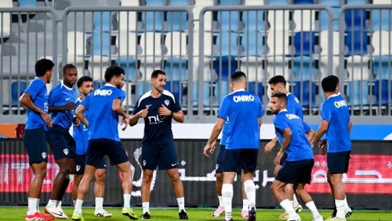 الجهاز الفني يخفف الضغط البدني على لاعبي الزمالك قبل ودية النجوم