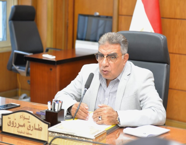 محافظ الدقهلية يعقد اجتماعًا موسعًا لبحث توصيل المرافق للإمتدادت العمرانية بالمنطقة المركزية كمرحلة أولي