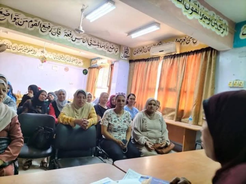 وكيل التعليم بأسيوط يعلن استمرار تدريب المعلمين على المناهج المطورة قبل انطلاق العام الدراسى الجديد