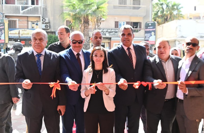إفتتاح أكبر معارض ”اهلا مدارس” بأرض المعارض بدمنهور وتطلق إشارة البدء لافتتاح 41 معرضاً ومنفذاً على مستوى محافظة البحيرة