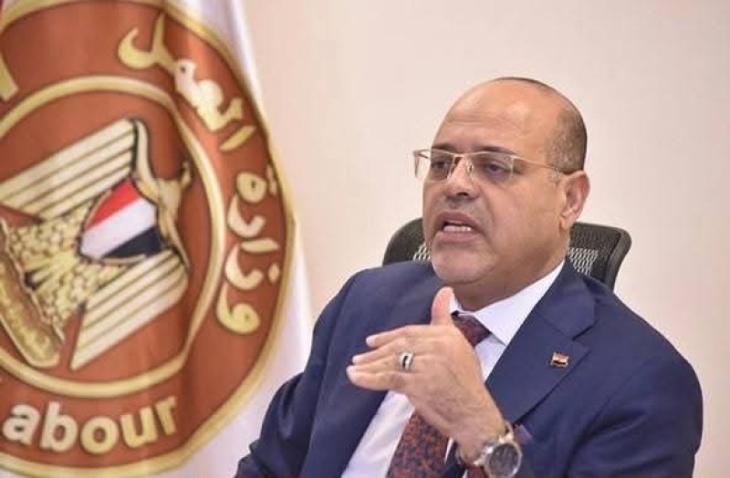 وزير العمل يُعلن عودة عجلات الإنتاج للدوران بكامل طاقاتها في شركة نايل لينين جروب للنسيج بالأسكندرية