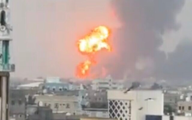 هجوم جوي للاحتلال يستهدف ميناء الحديدة في اليمن