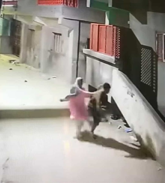 تفاصيل حول نشر فيديو لشخص يحاول سرقة فون من فتاة بالدقهلية