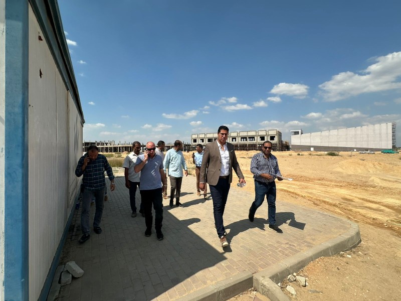 نائب محافظ الدقهلية والسكرتير العام المساعد يتفقدان أعمال الانتهاء من تنفيذ المنطقة اللوجستية بطلخا
