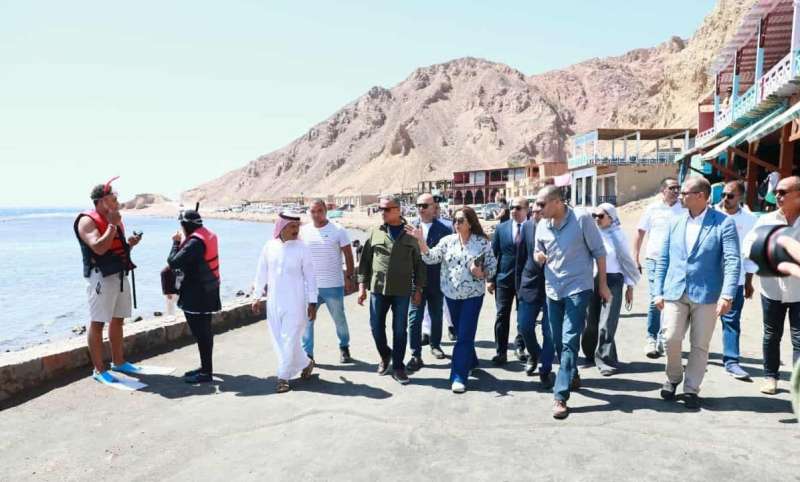 منال عوض تشدد على تنظيم الأنشطة السياحية و حماية الشعاب المرجانية بمحمية أبو جلوم ومنطقة البلو هول
