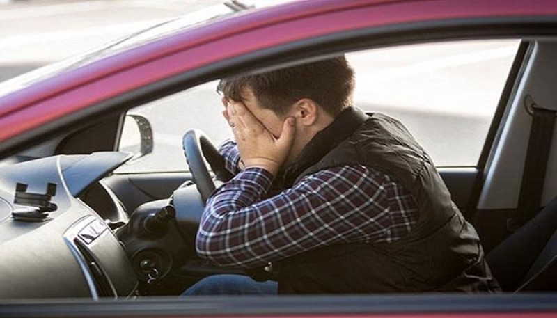 هل يجوز تعاطي المخدرات للتقليل من الشعور بالإرهاق في قيادة السيارات؟