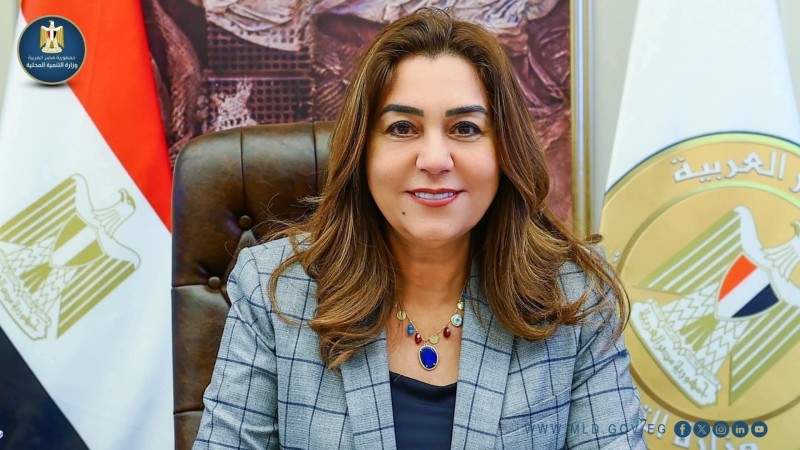 وزيرة التنمية المحلية غداً تطبيق المواعيد الشتوية لفتح وغلق المحال