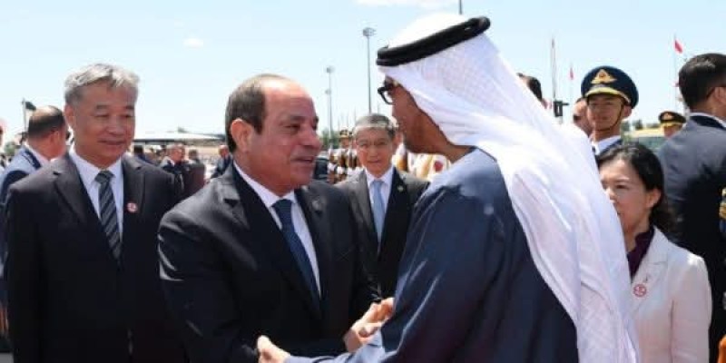 الرئيس السيسي يستقبل الشيخ محمد بن زايد آل نهيان بمطار القاهرة الدولي