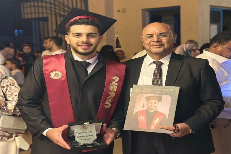 الكاتب الصحفي سيد الضبع يهنئ المستشار عطا زيادة بحصول نجله على بكالوريوس طب الأسنان