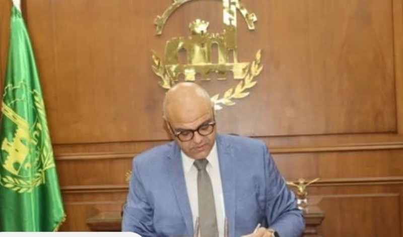 محافظ القليوبية: استبعاد مدير إدارة قليوب ومديرة مدرسة وموظفًا على خلفية خناقة معلمي التاريخ وكسر انف مدرس