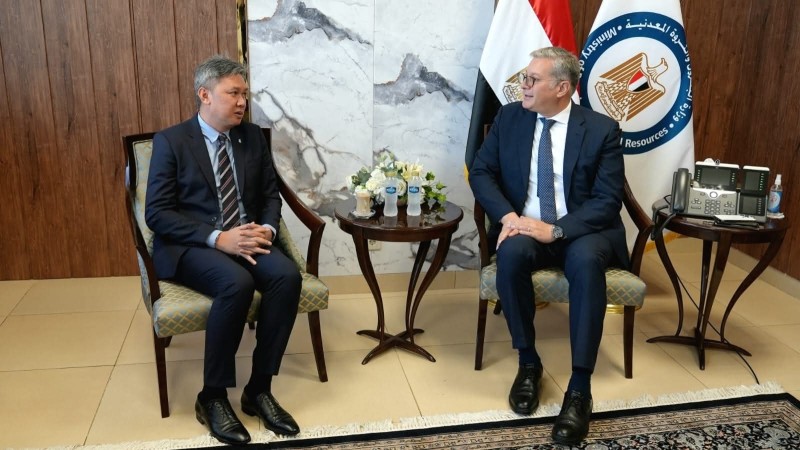 وزير البترول  يبحث مع بتروناس الماليزية تعزيز الشراكة الاستراتيجية في مجال الغاز الطبيعي