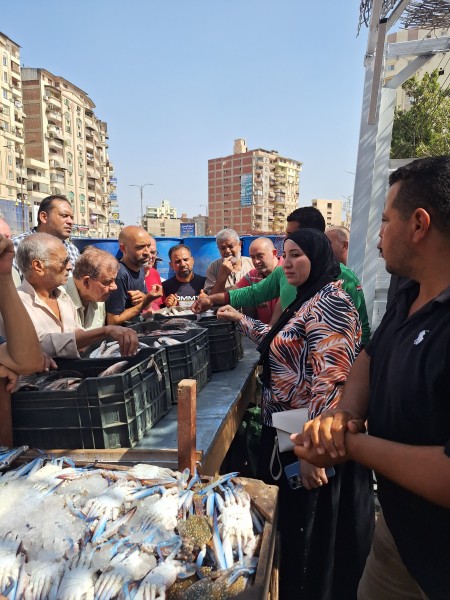 أسواق المعرض الدائم للسلع الغذائية بشارع قناة السويس بالمنصورة تعمل يوميا