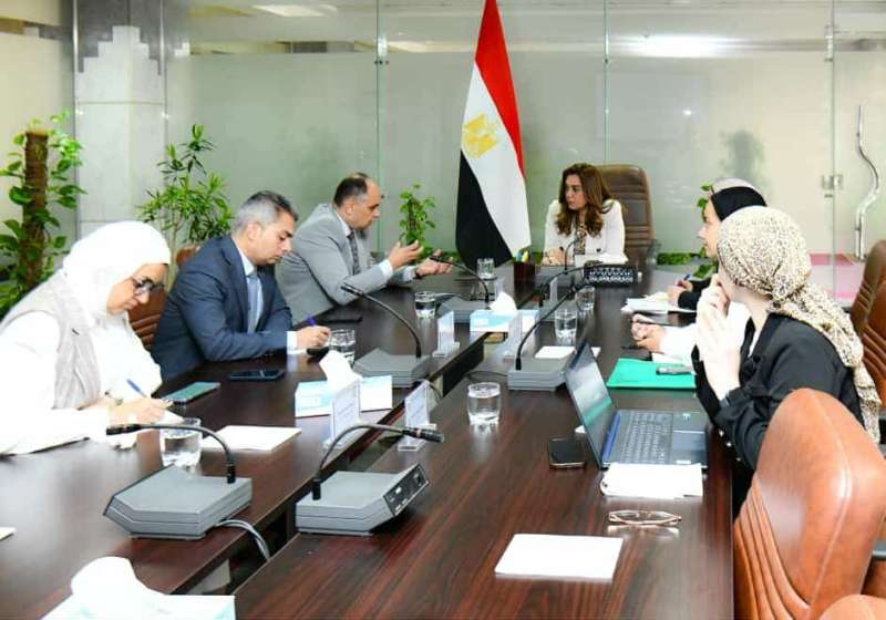 منال عوض تتابع جهود العمل البيئي وتبحث مع لجنة الاستثمار سبل تطوير المحميات الطبيعية