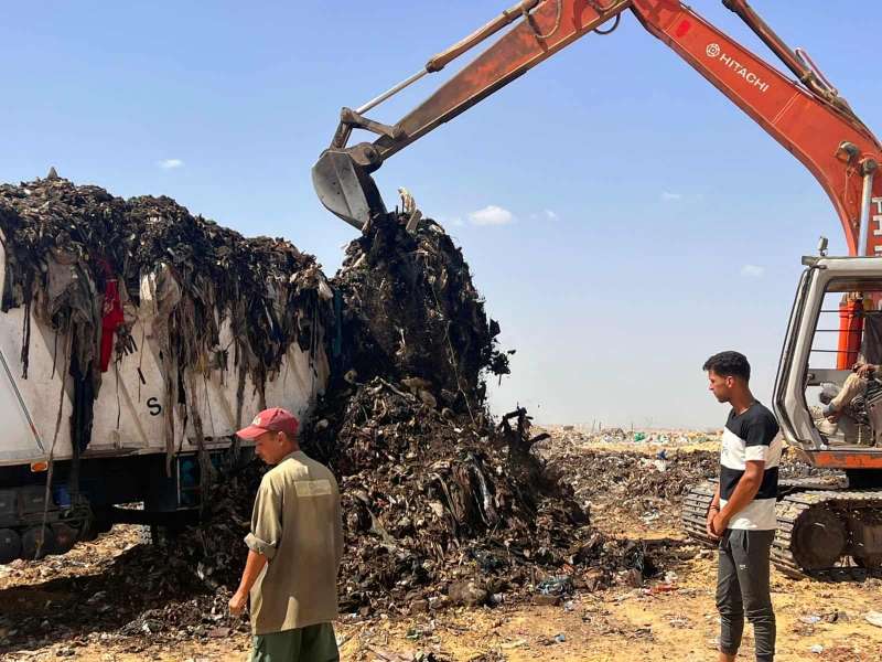 رئيس جهاز تنظيم إدارة المُخلّفات يقوم بزيارة تفقدية لمتابعة سير العمل بالمدفن الصحي بمدينة العبور