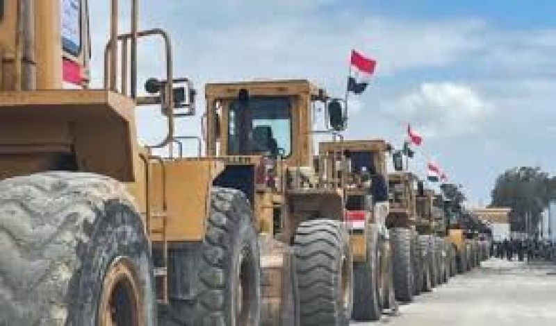 غزة على المحك: مصر تحرك معداتها لإزالة الدمار وبدء إعادة الإعمار