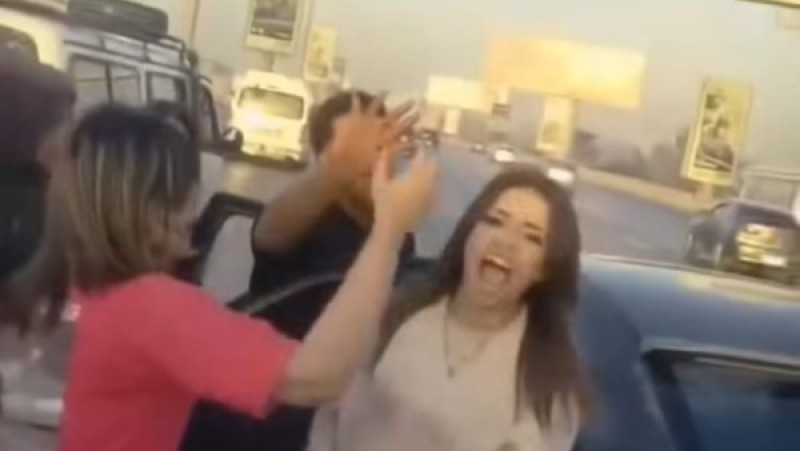حجز مصور فيديو الفعل الفـــ.اضح على المحور والتحقيق مع المتهمين|