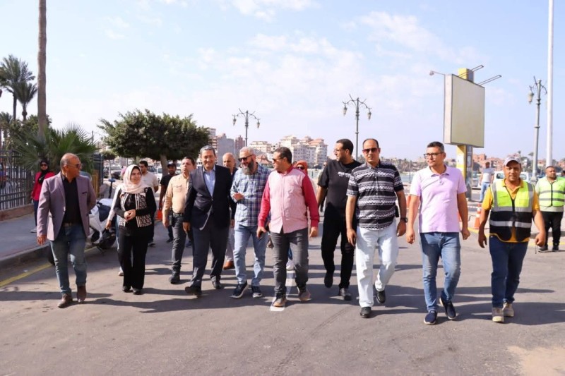 محافظ دمياط يفتتح الشارع الحربى بعد تنفيذ مشروع تطويره